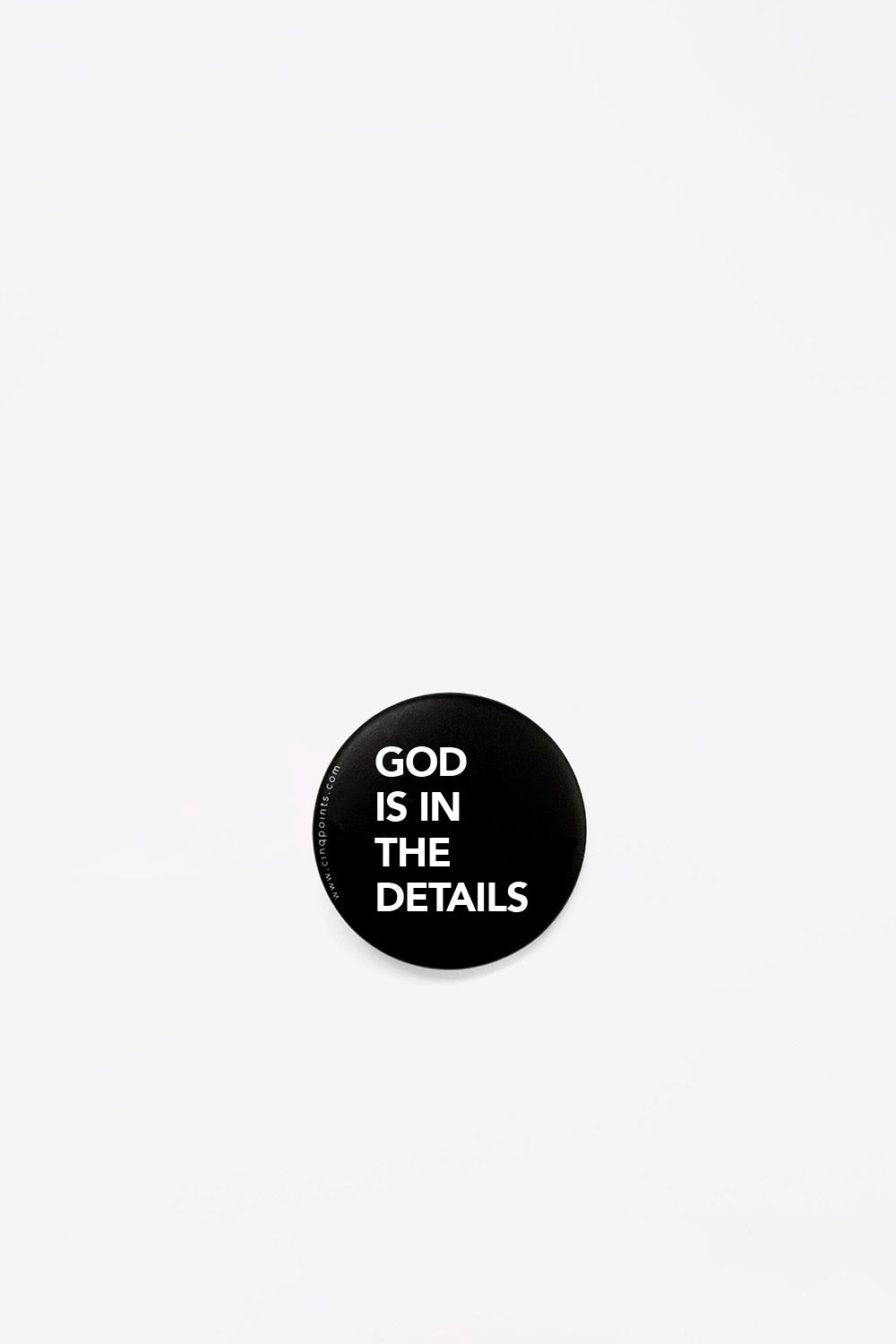 God is in the details noir - badge
